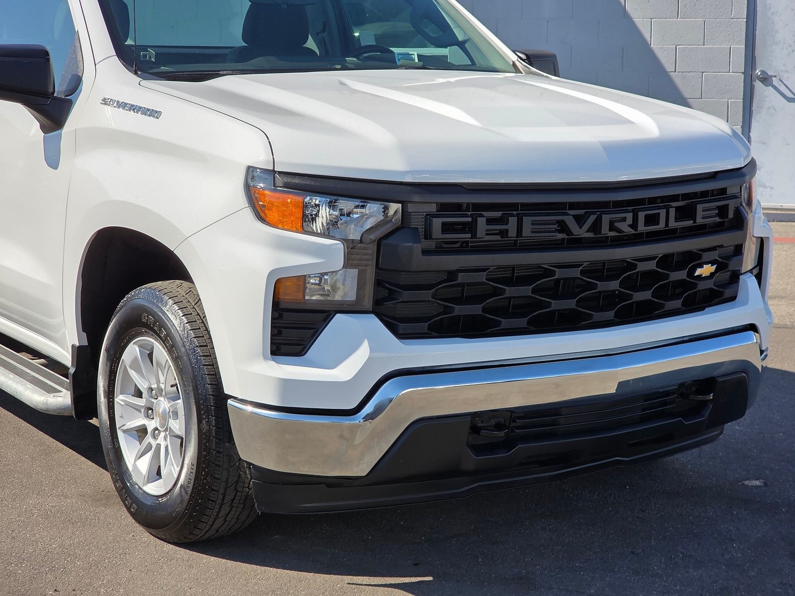 2024 Chevrolet Silverado 1500 photo 3