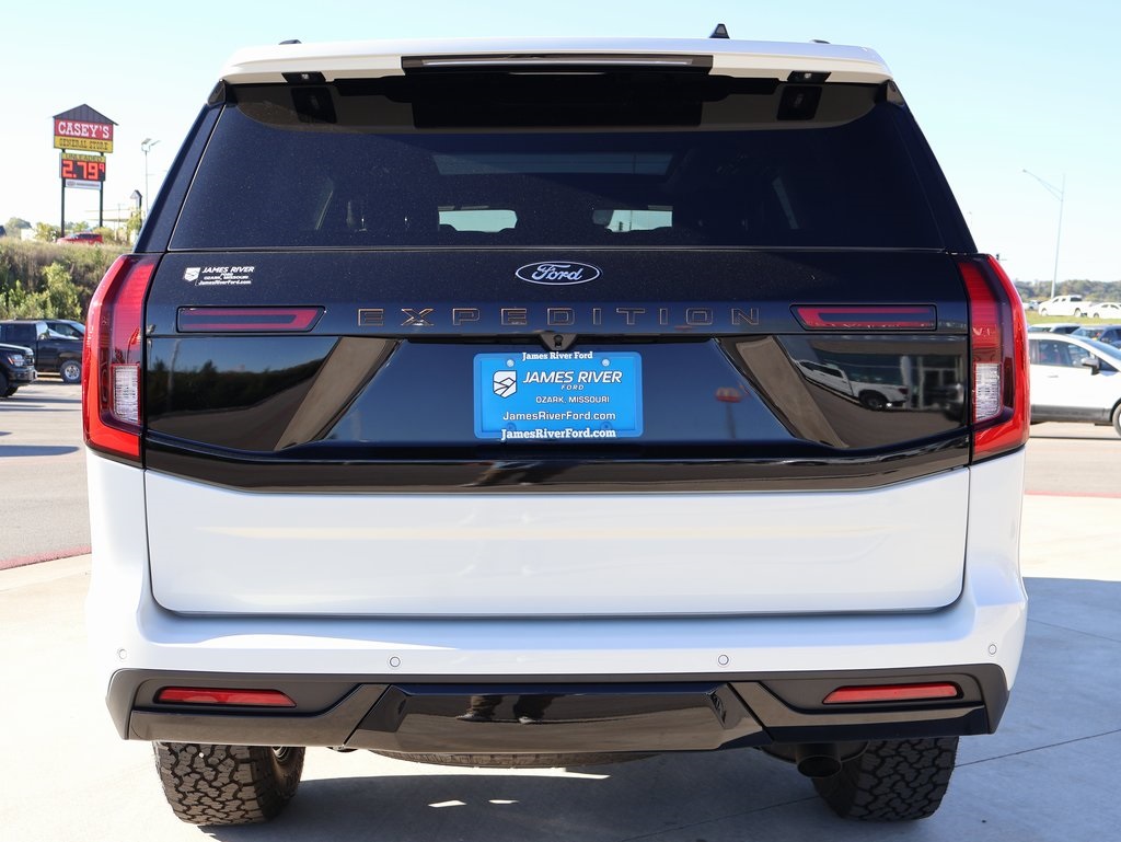 2025 Ford Expedition photo 4