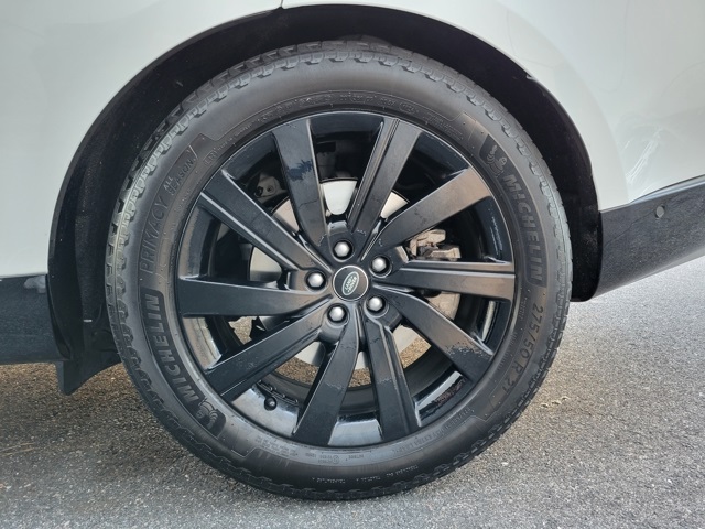 2023 Land Rover Range Rover SE photo 24
