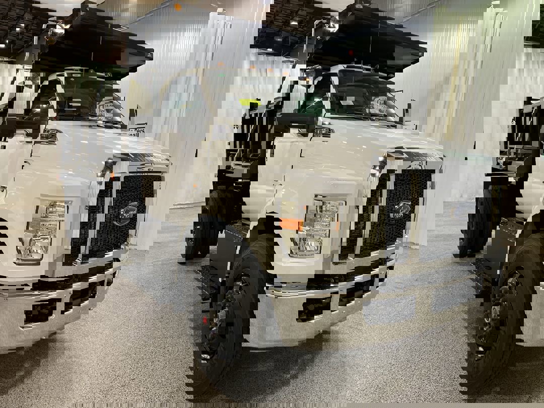 New 2025 OXFORD WHITE FORD 10