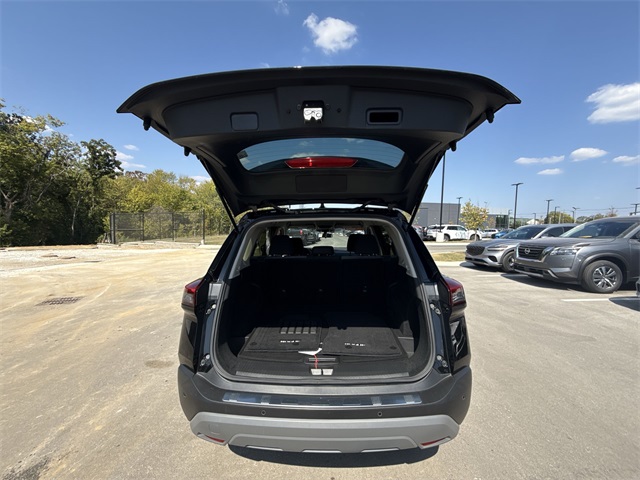 2023 Nissan Rogue SV photo 22