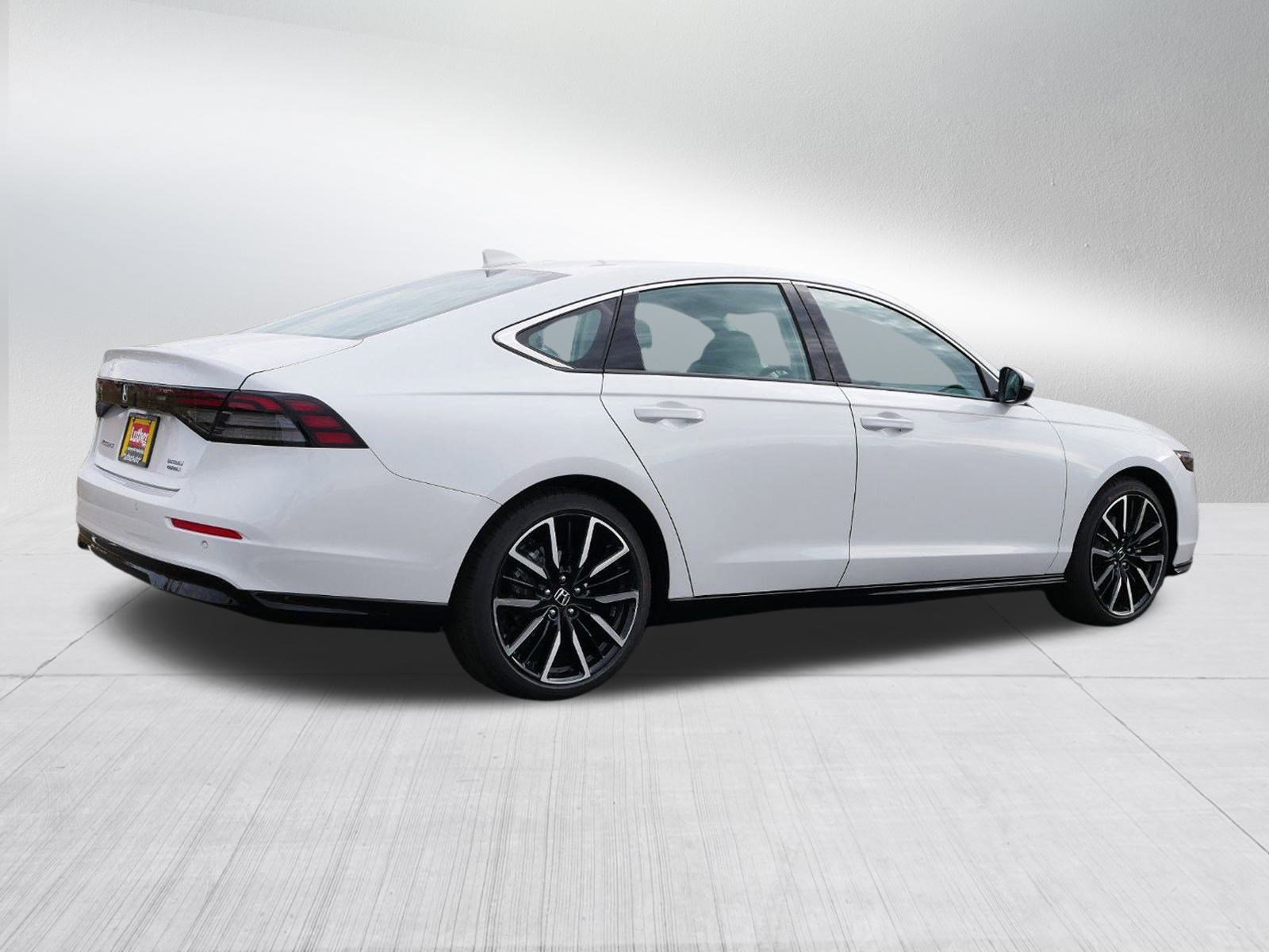 2025 Honda Accord Hybrid Touring photo 7