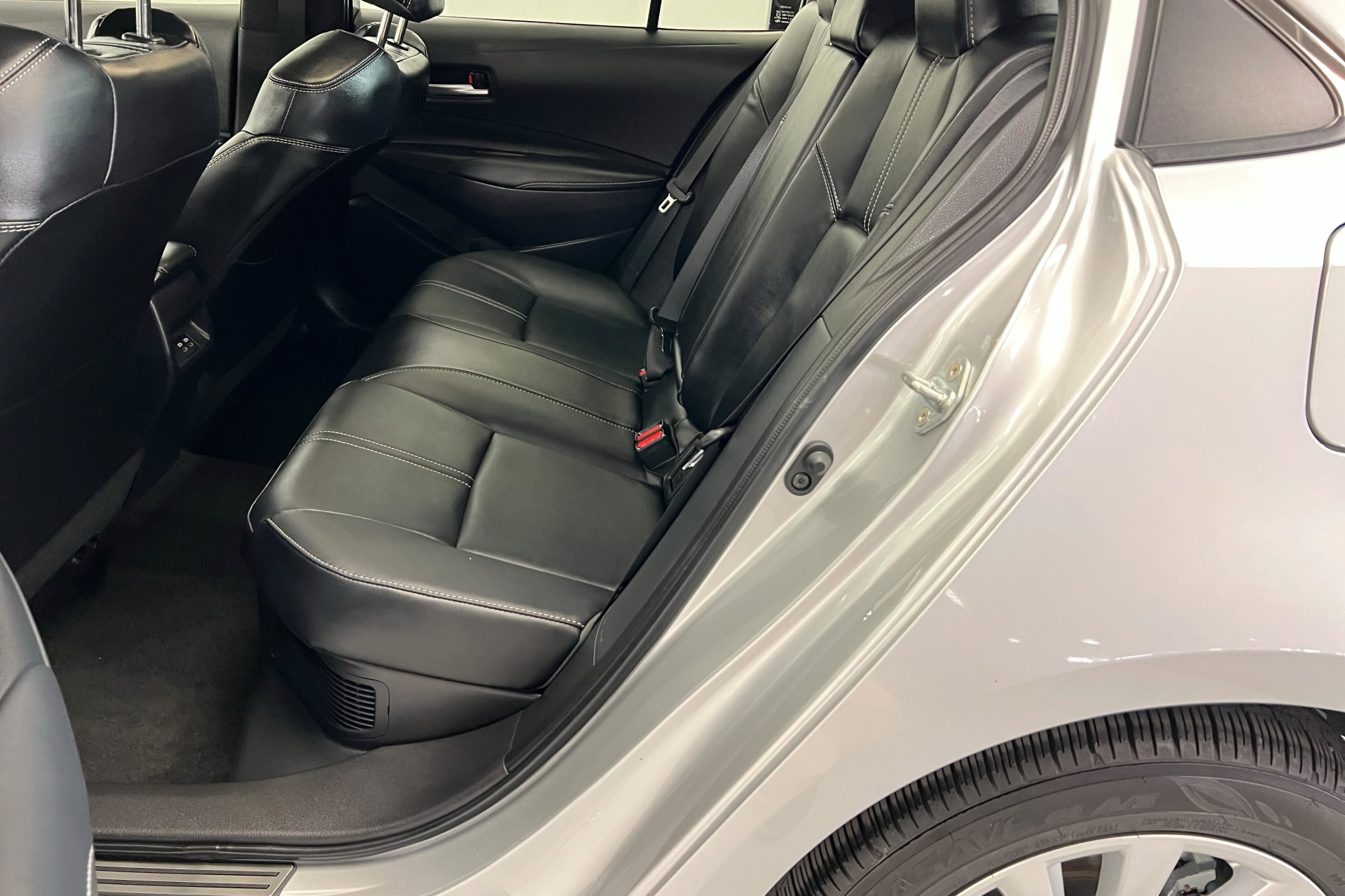 2024 Toyota Corolla Hybrid LE photo 20