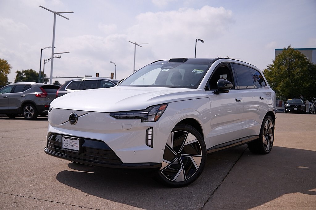 2025 Volvo EX90 Ultra's photo