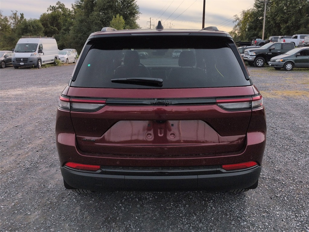 2025 Jeep Grand Cherokee Altitude X photo 3