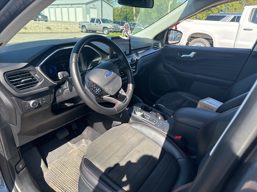2021 Ford Escape SEL photo 2