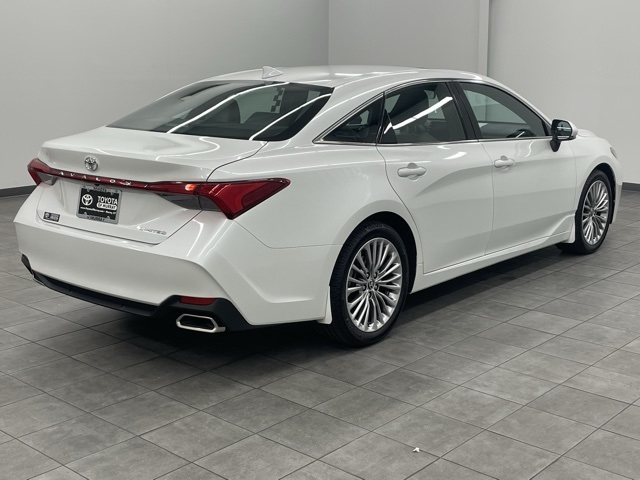 2021 Toyota Avalon Limited photo 2