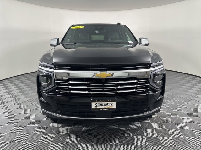 2025 Chevrolet Suburban Premier photo 4