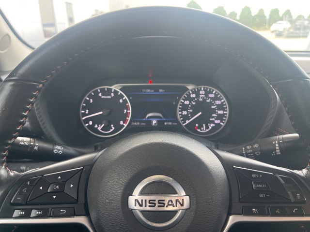 2023 Nissan Sentra SR photo 13