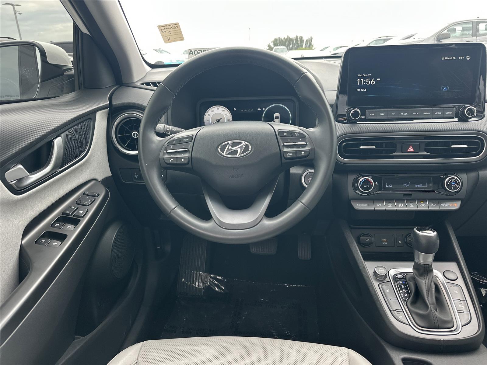 2023 Hyundai Kona Limited photo 19