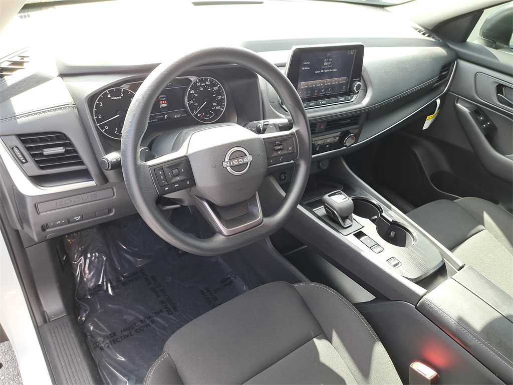 2025 Nissan Rogue S photo 16