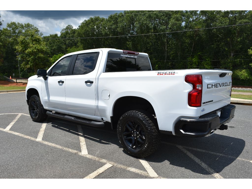 2025 Chevrolet Silverado 1500 LT Trail Boss photo 2