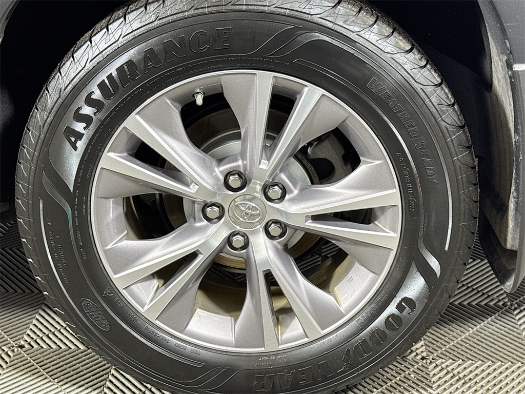 2014 Toyota Highlander LE Plus photo 22