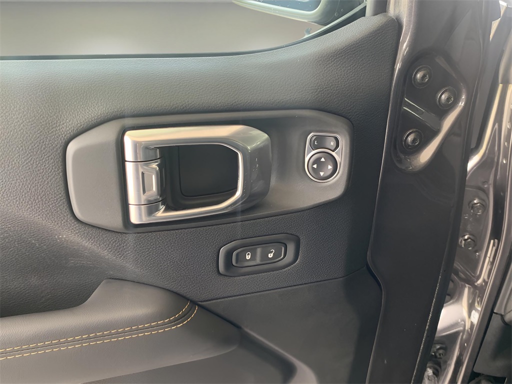2025 Jeep Gladiator Sport photo 21