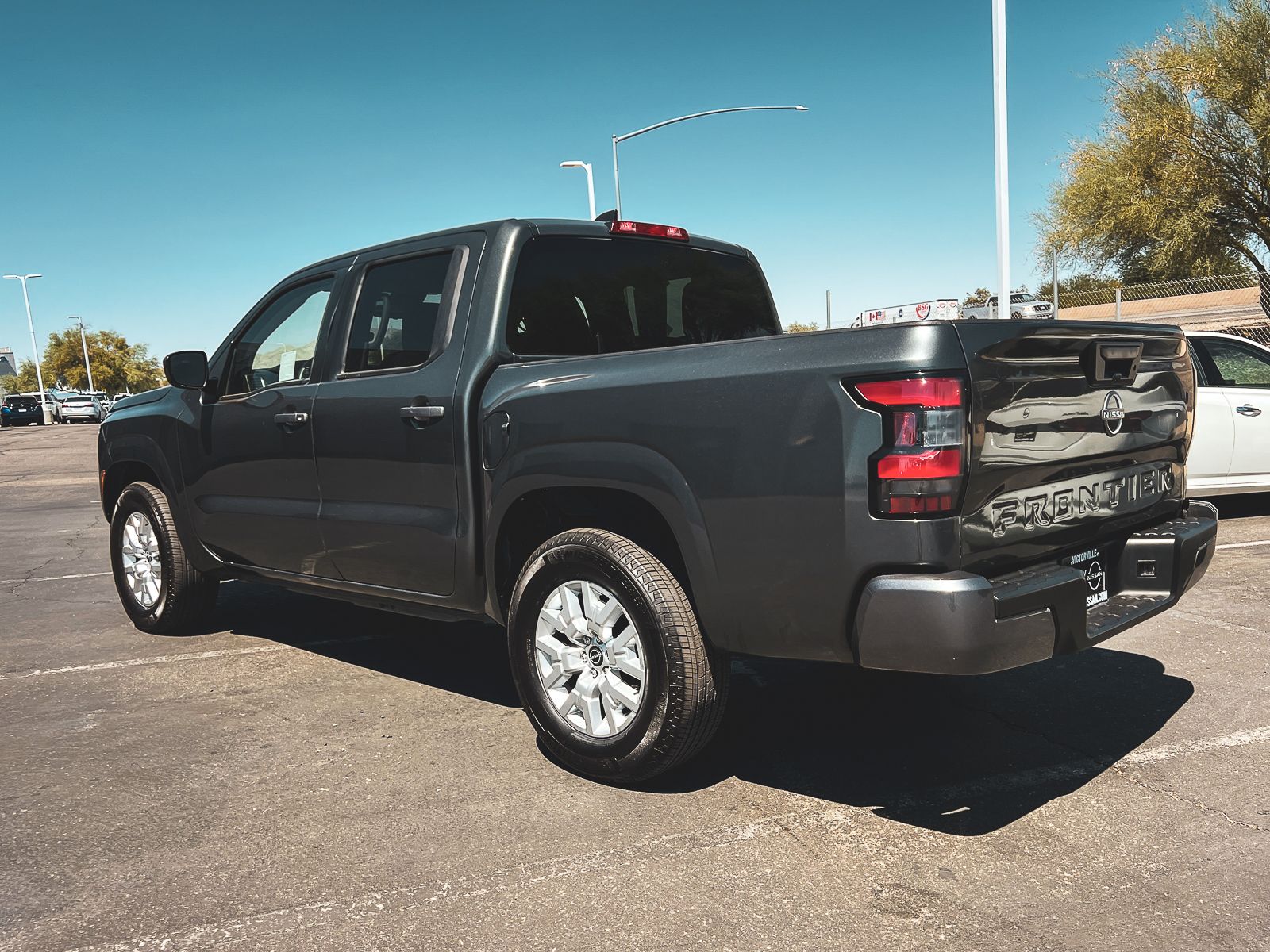 2023 Nissan Frontier SV photo 7