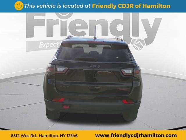 2022 Jeep Compass Trailhawk photo 3