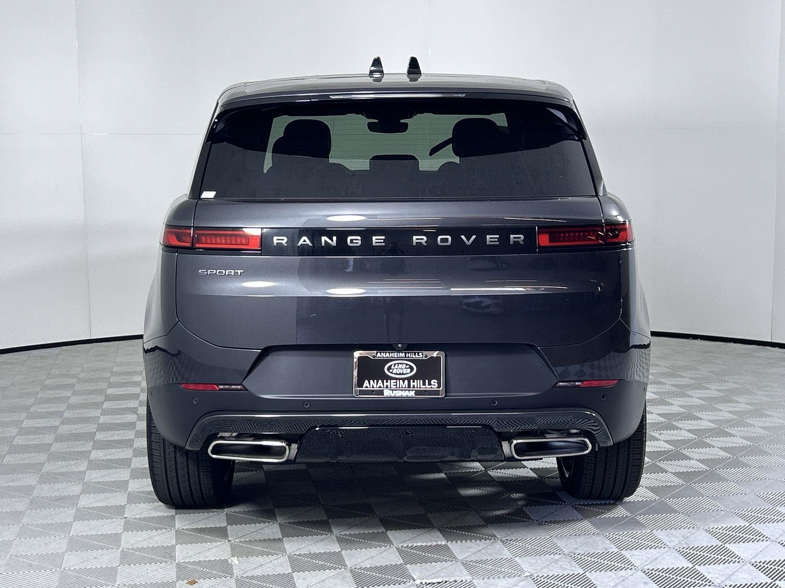 2025 Land Rover Range Rover Sport SE photo 3