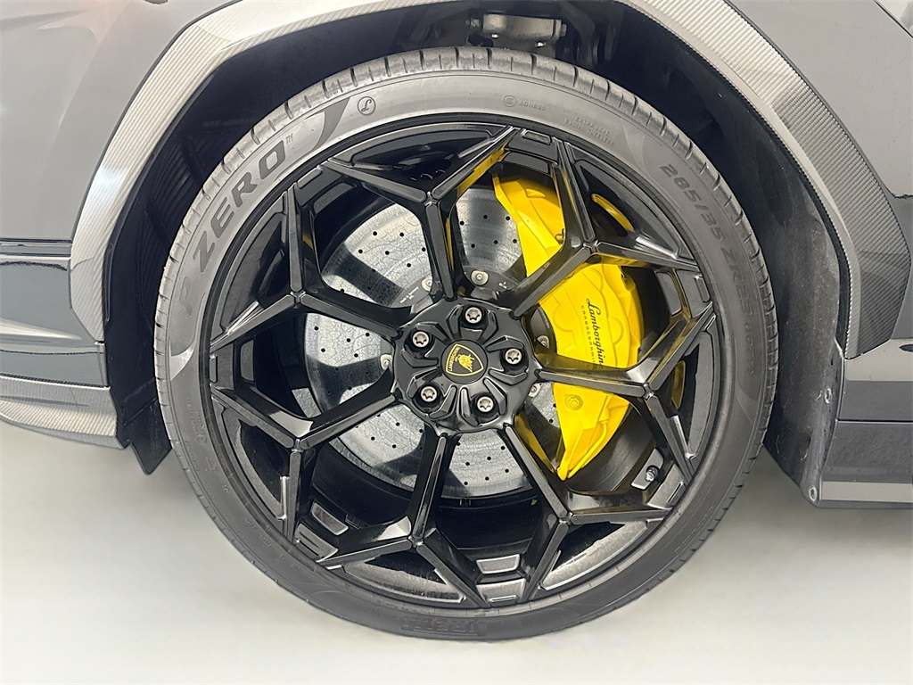 2024 Lamborghini Urus Performante photo 27