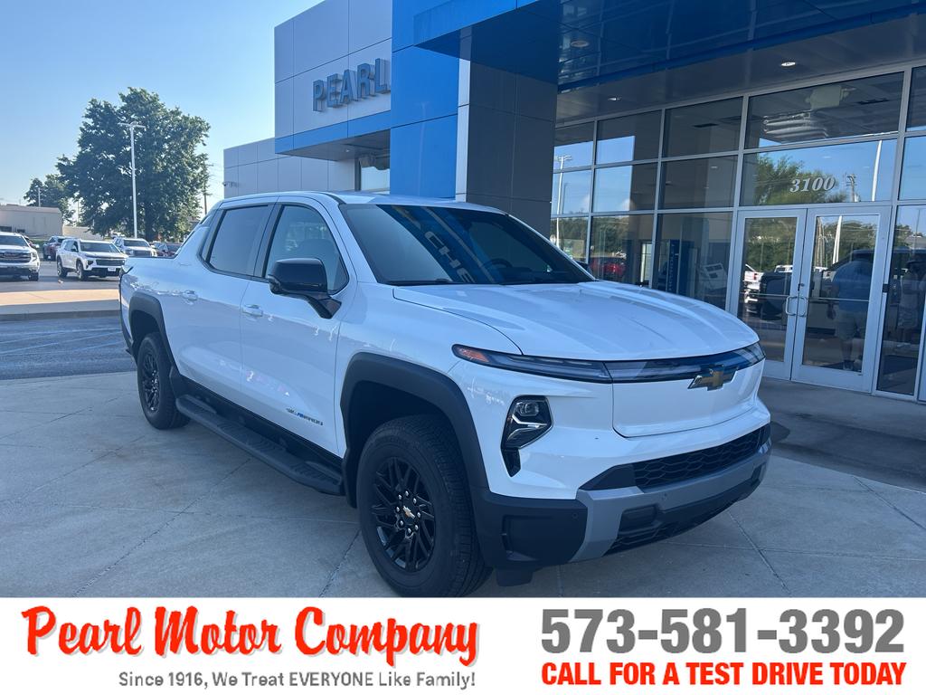 2025 Chevrolet Silverado EV LT's photo