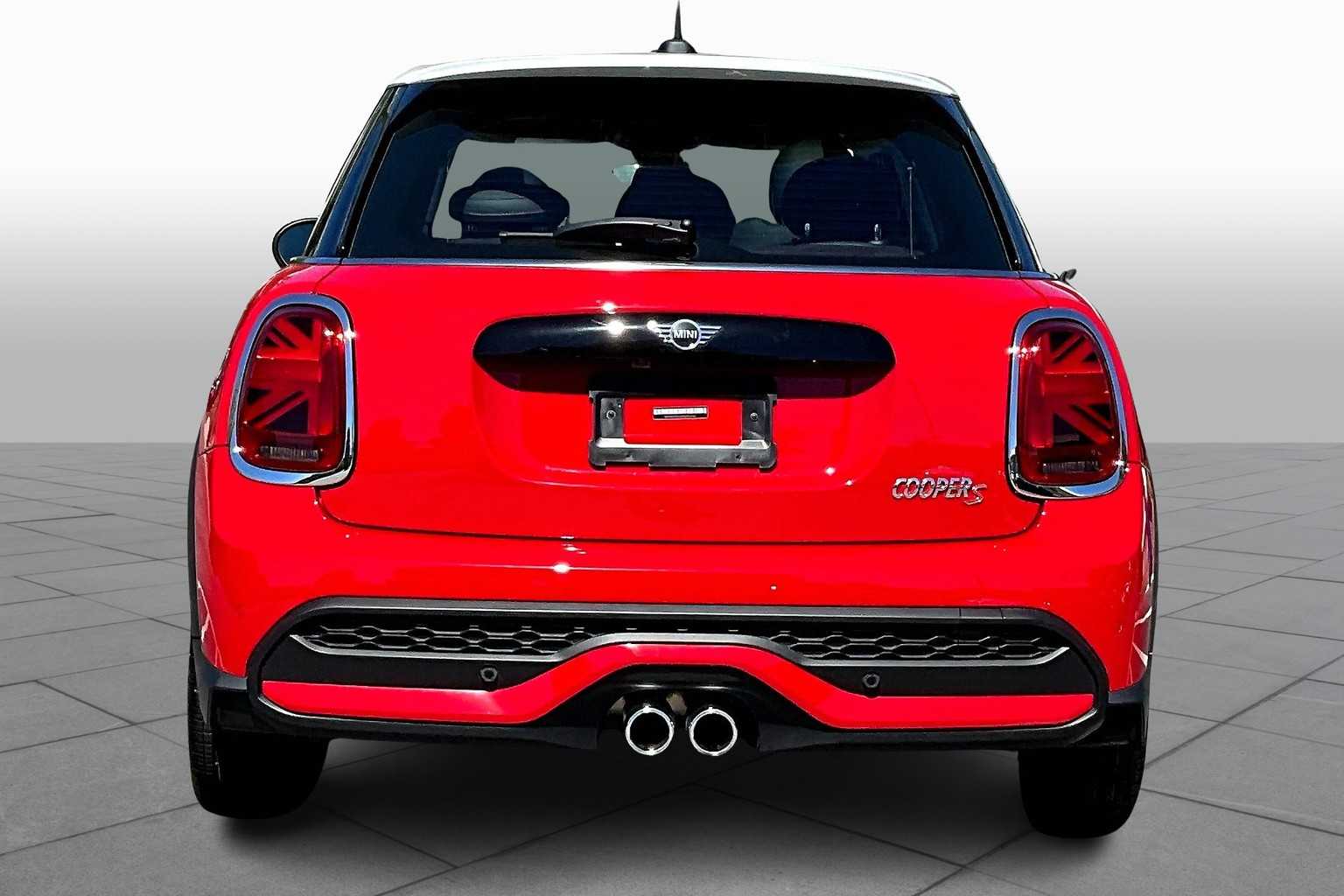 2022 Mini Cooper 4 Door Hardtop S photo 4