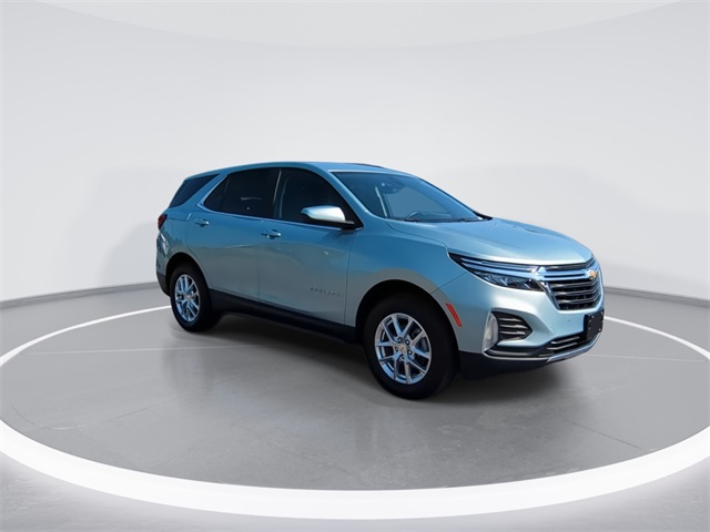 2022 Chevrolet Equinox LT photo 2