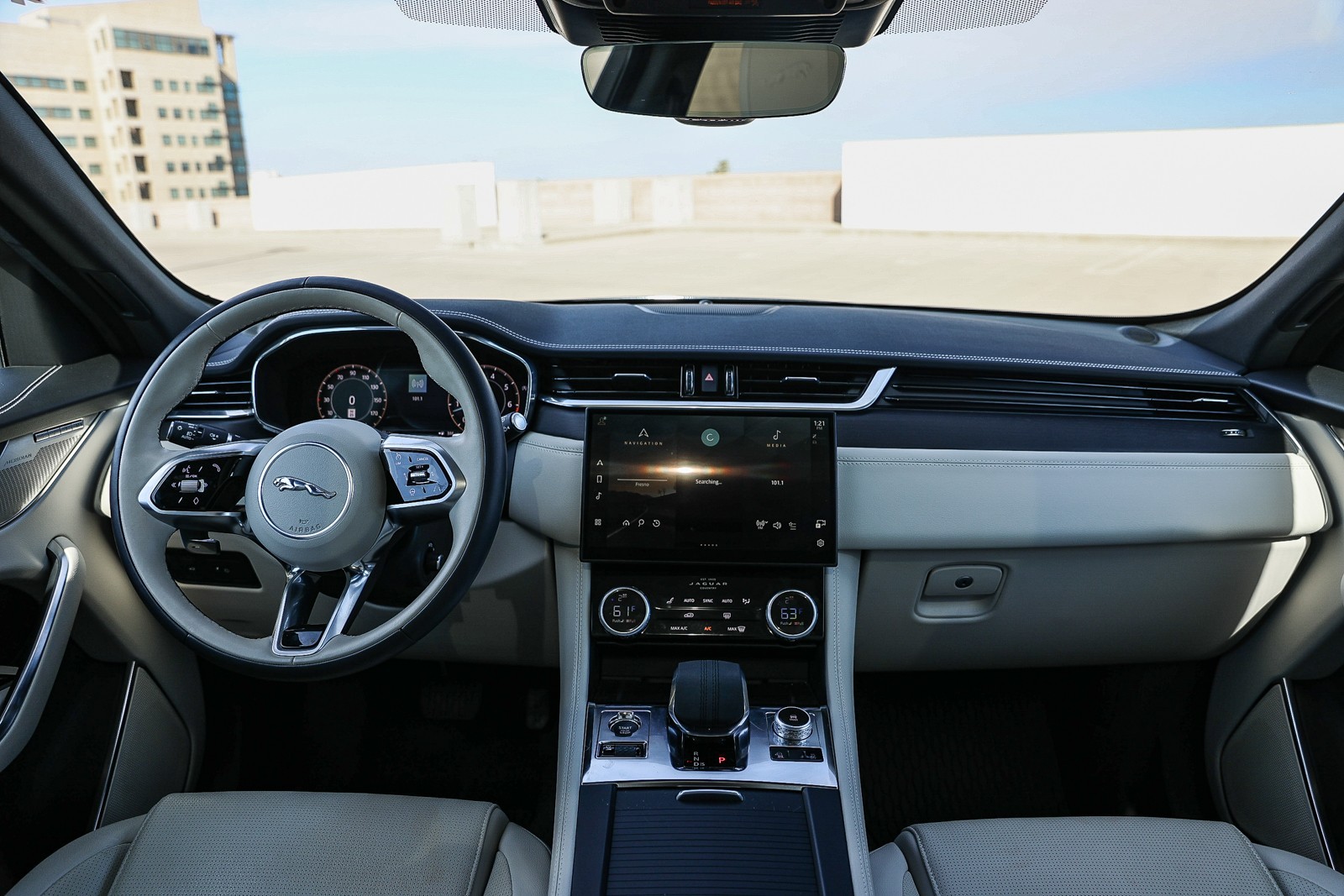 2024 Jaguar F-PACE P250 R-Dynamic S photo 13