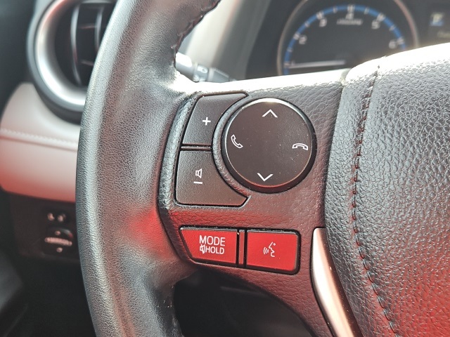 2017 Toyota RAV4 XLE photo 28