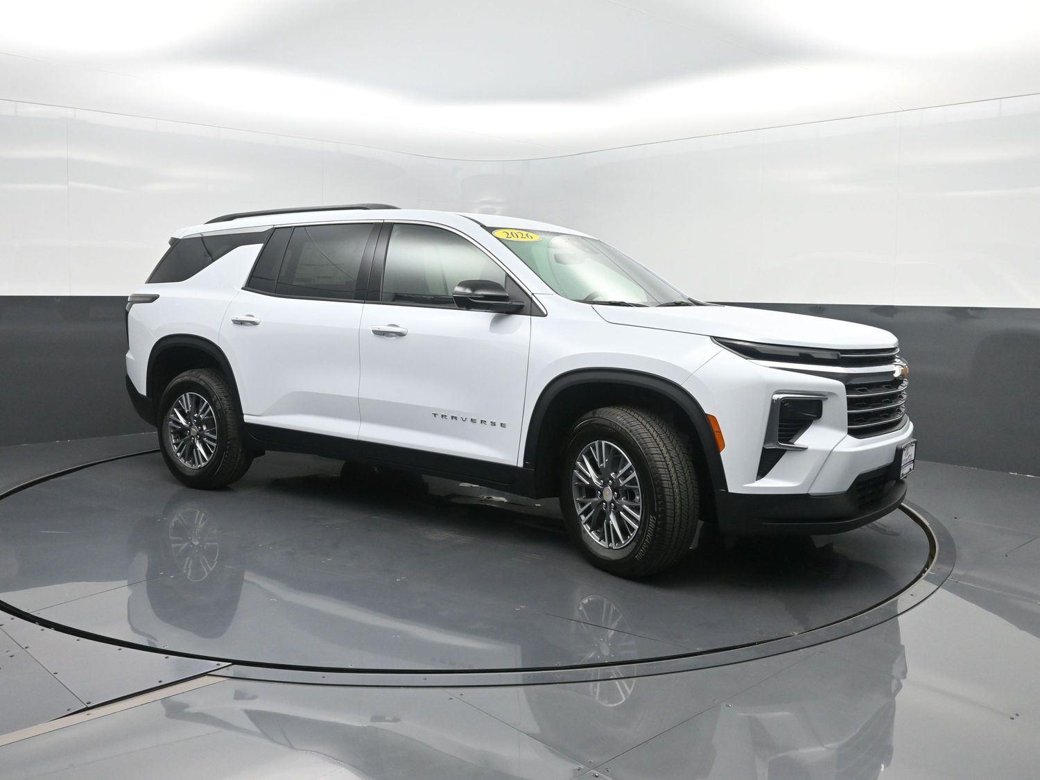 2026 Chevrolet Traverse photo 4