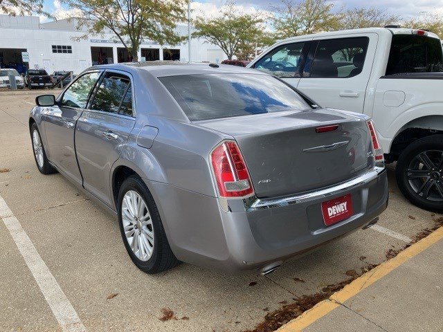 2014 Chrysler 300 photo 4