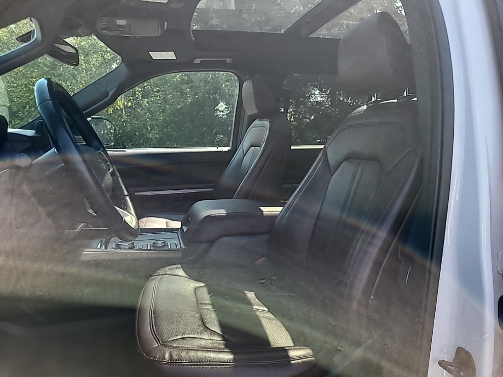 2022 Ford Expedition Limited photo 7