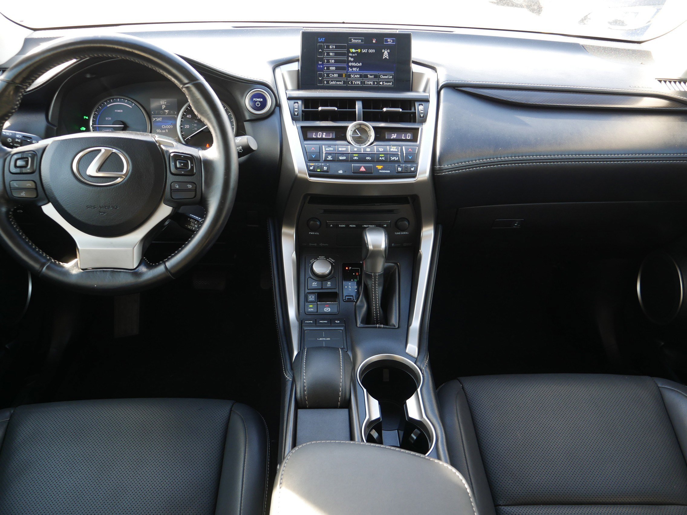 2016 Lexus NX 300h Luxury photo 14