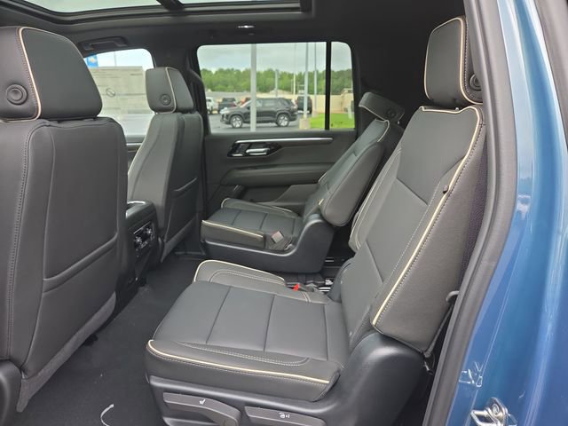 2025 Chevrolet Suburban Premier photo 18