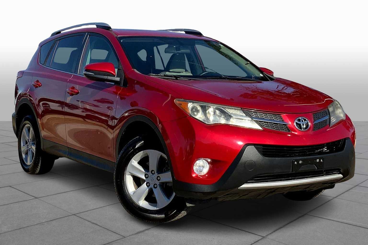 2014 Toyota RAV4 XLE photo 2