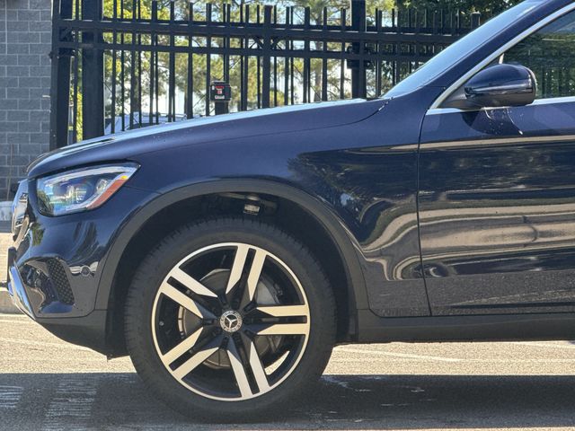 2020 Mercedes Benz GLC 300 4MATIC photo 3