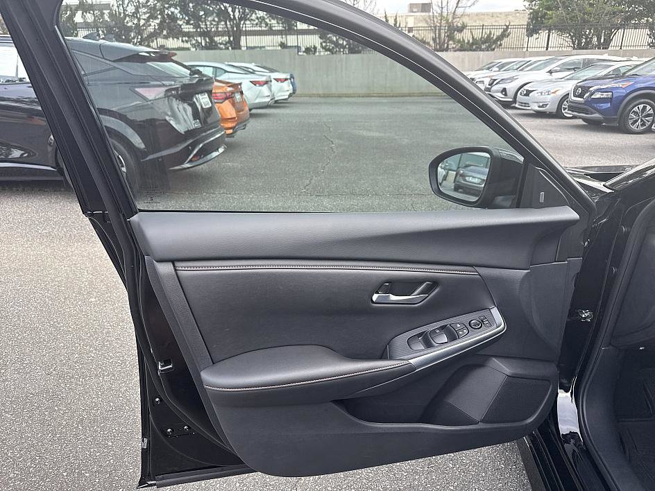 2025 Nissan Sentra SR Midnight Edition photo 7
