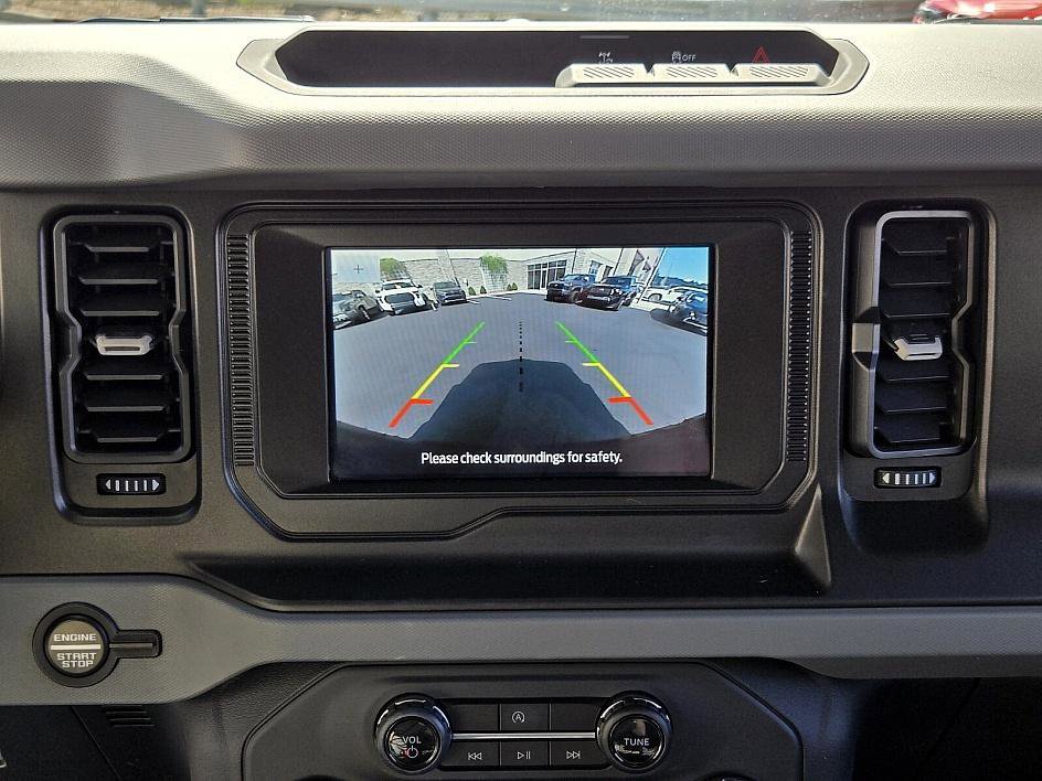 2022 Ford Bronco Base photo 21