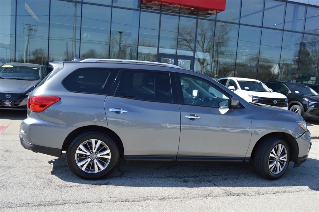Used 2020 Nissan Pathfinder SV with VIN 5N1DR2BN9LC585302 for sale in Lindenhurst, IL