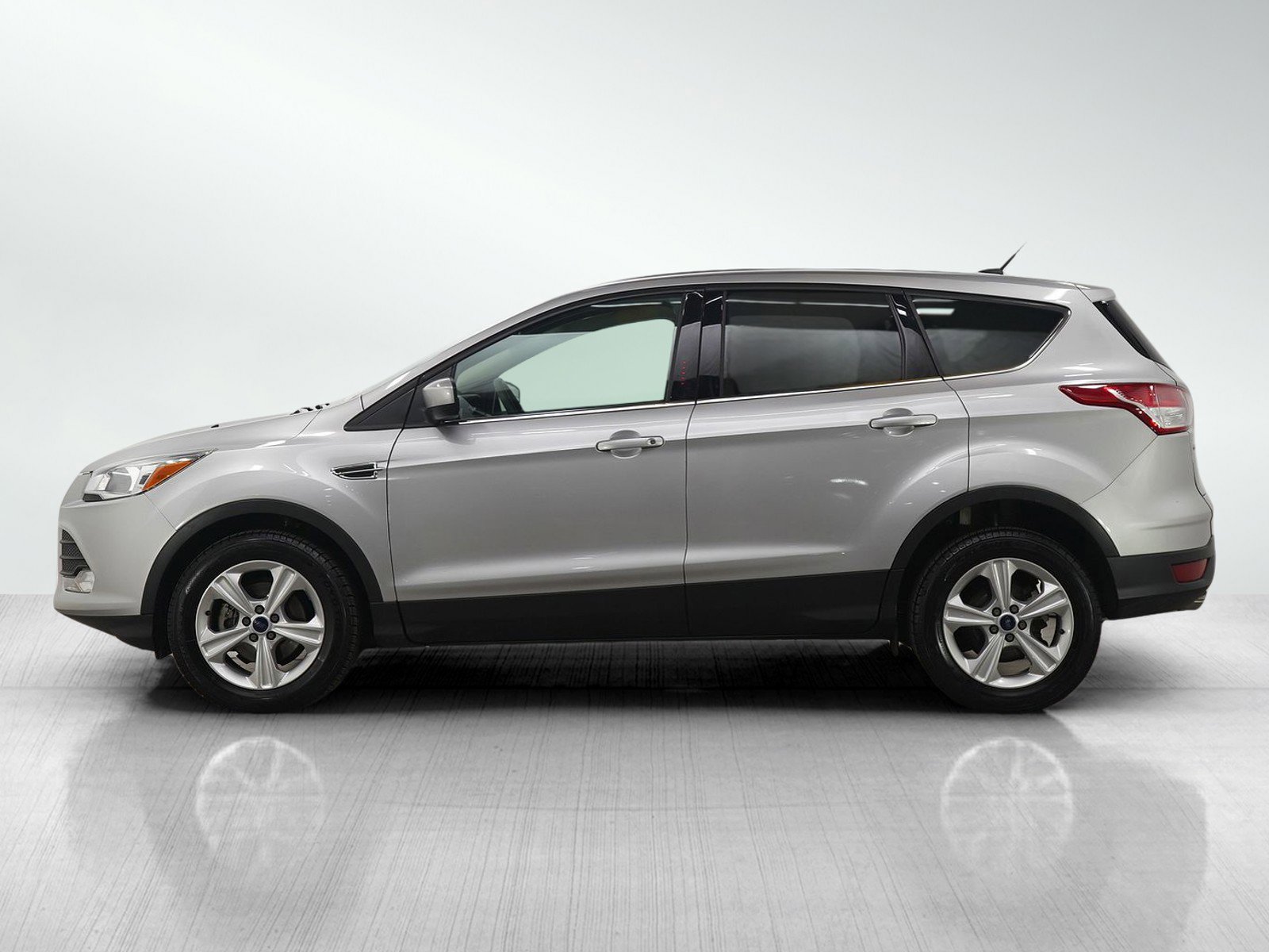 Used 2016 Ford Escape SE with VIN 1FMCU0G77GUC59295 for sale in Minneapolis, Minnesota