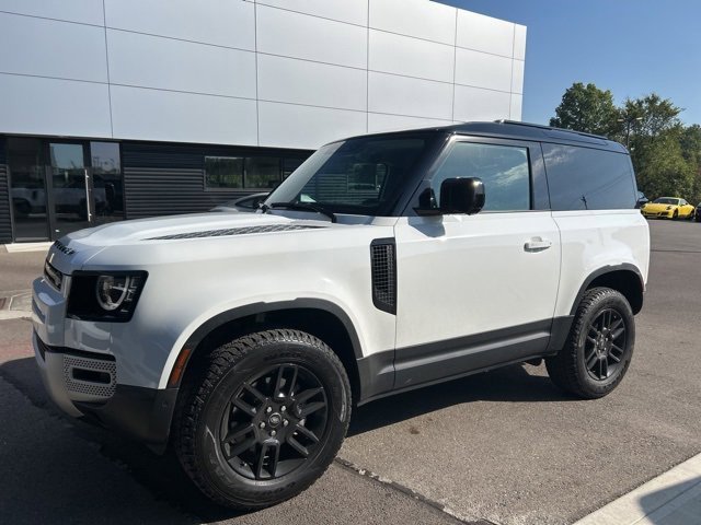 2023 Land Rover Defender S photo 6