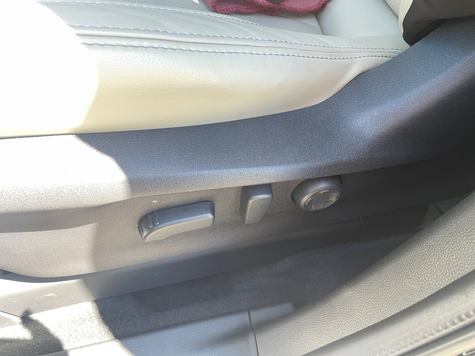 2024 Subaru Ascent Limited photo 24