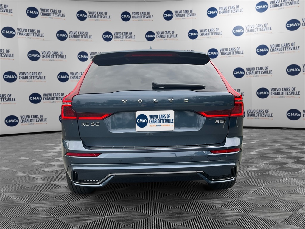 2026 Volvo XC60 B5 Plus photo 4