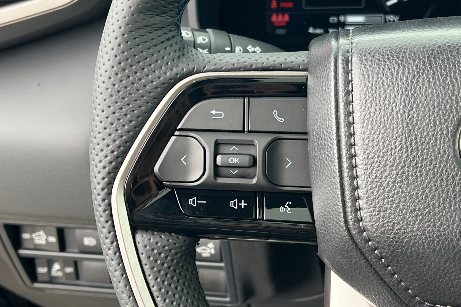 2026 Toyota Tundra Platinum CrewMax photo 24