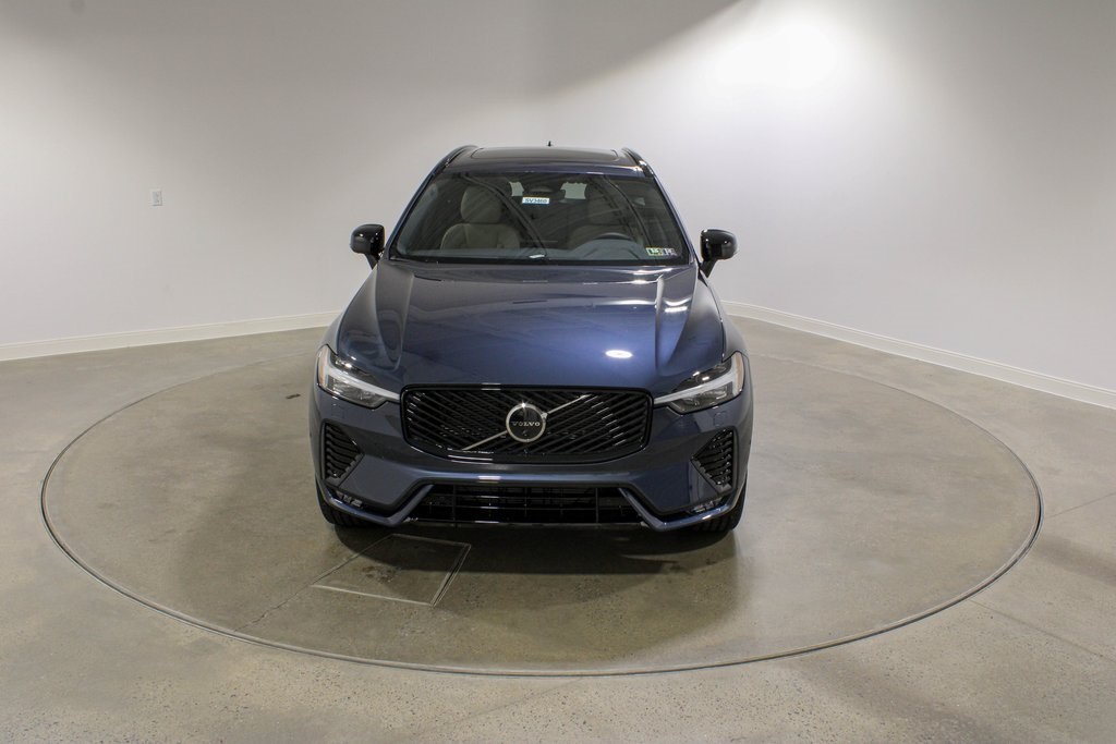 2026 Volvo XC60 B5 Plus photo 7