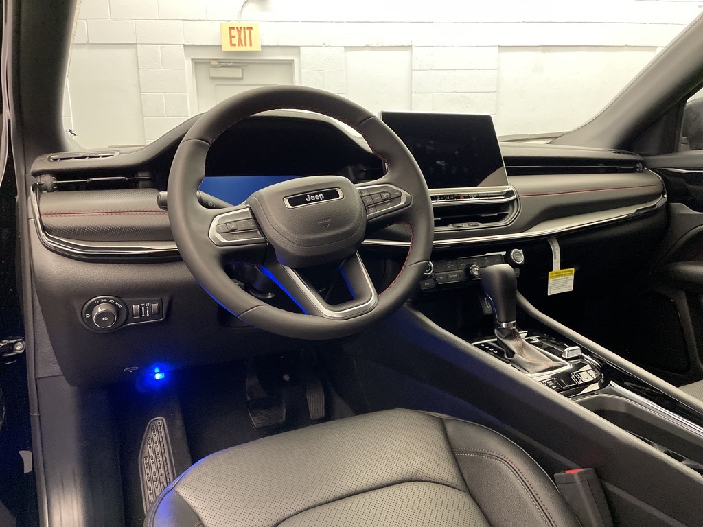 2025 Jeep Compass Trailhawk photo 4