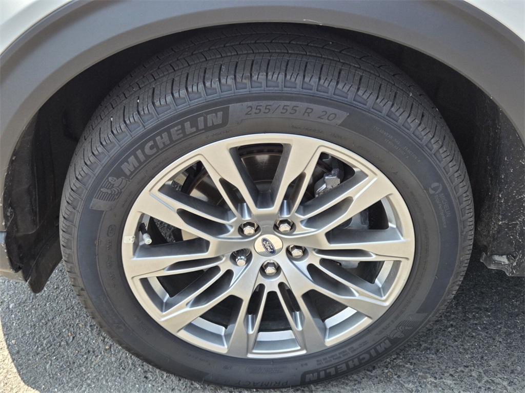 2025 Ford Explorer Platinum photo 7
