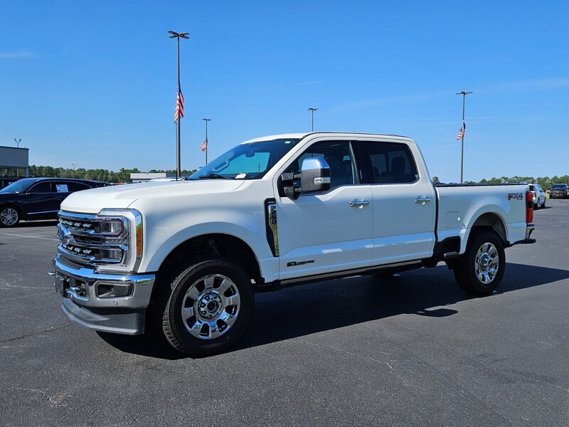 2023 Ford F-250 Lariat photo 3