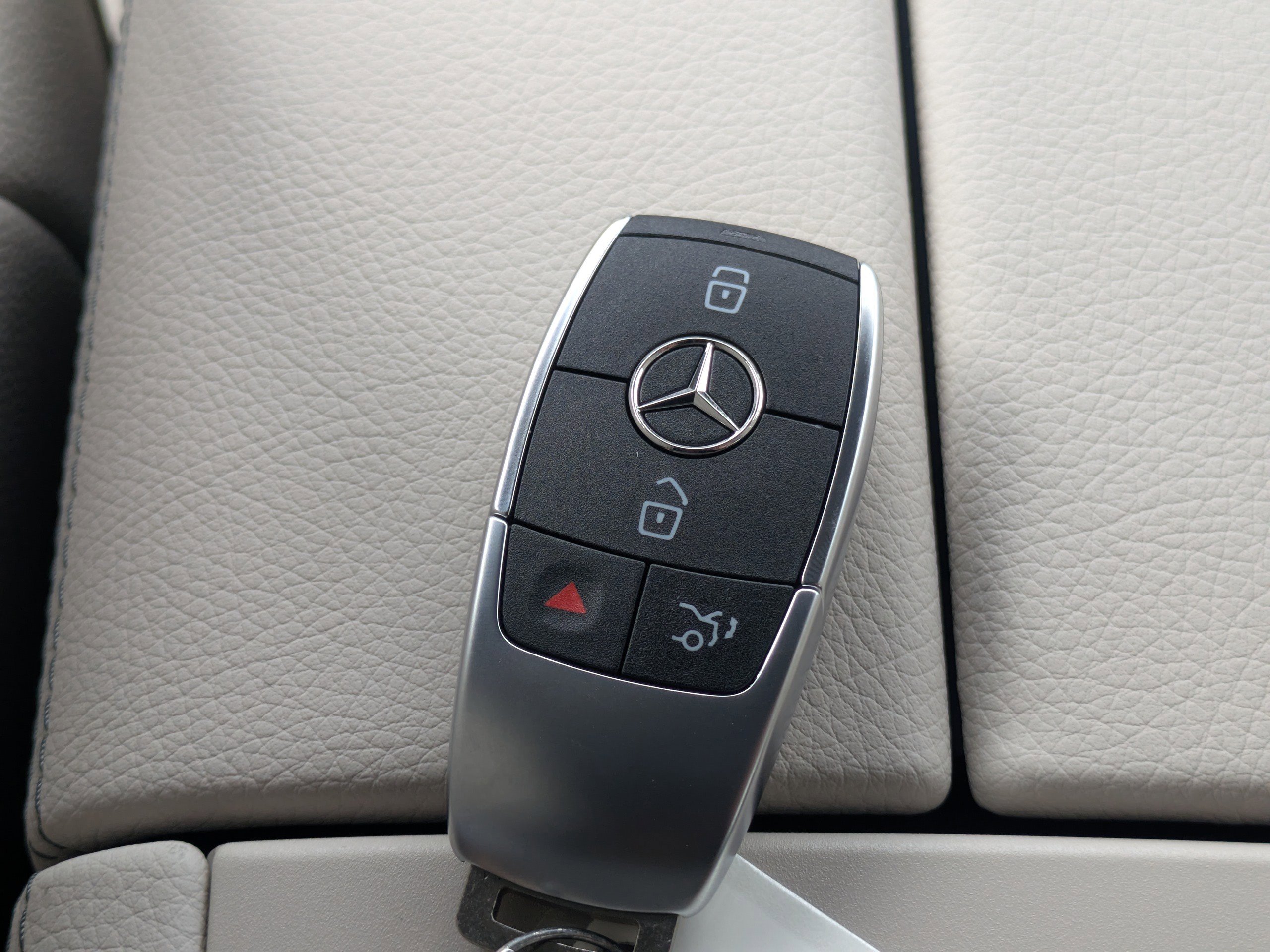 2025 Mercedes Benz GLS 450 4MATIC photo 29