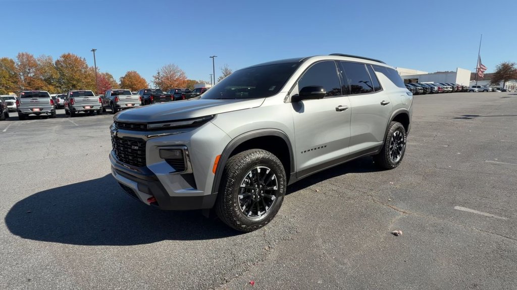 2024 Chevrolet Traverse Z71 photo 2