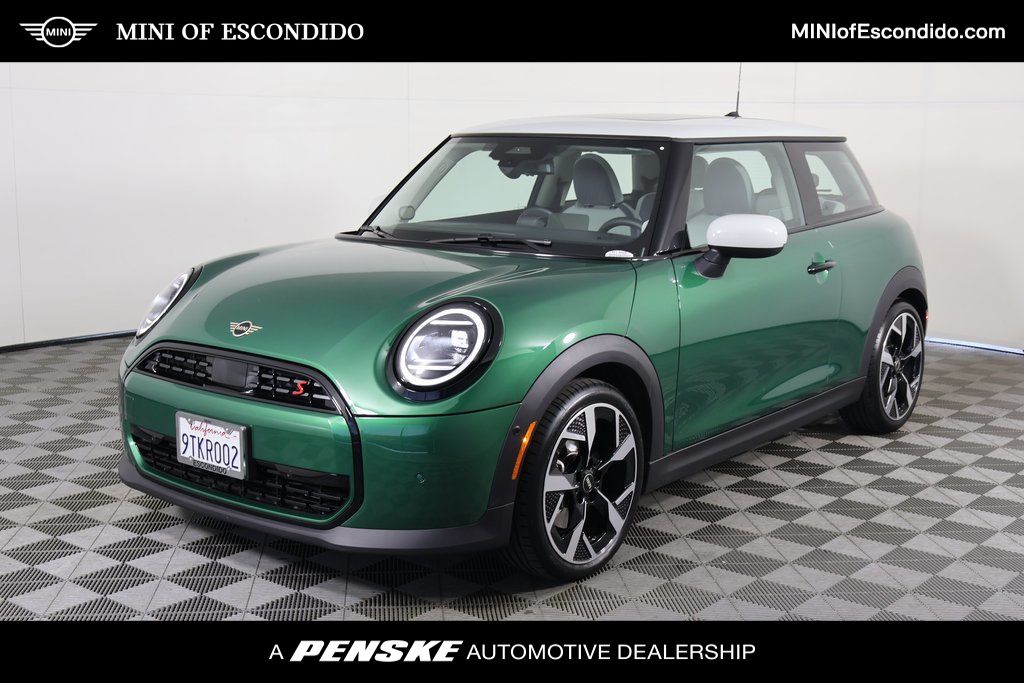 2025 MINI Hardtop 2 Door S's photo
