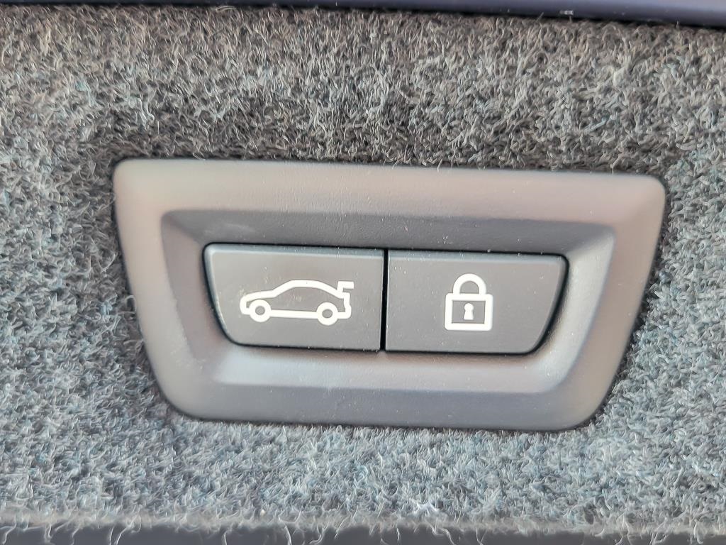 2023 BMW M8 - Image 19